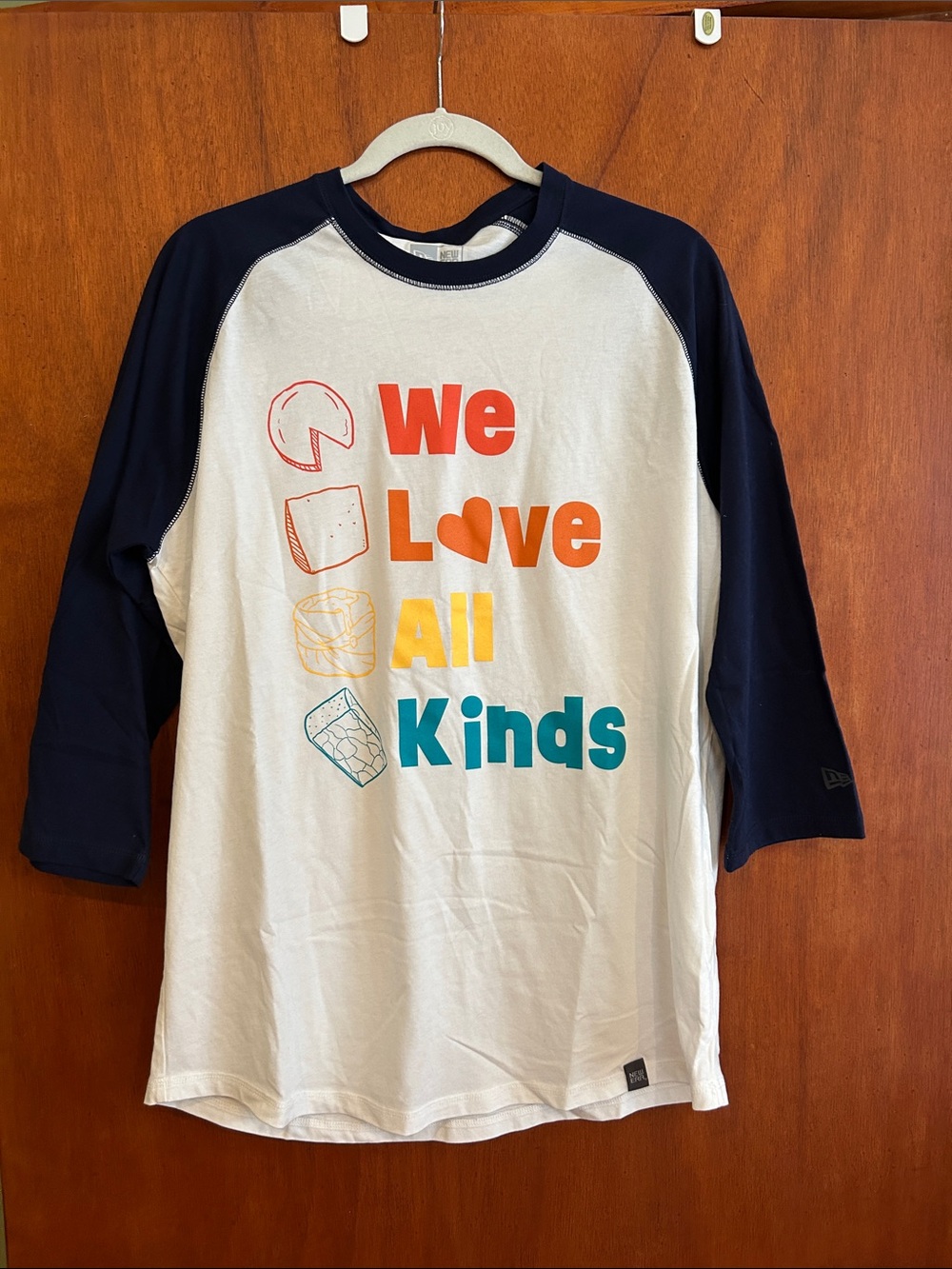 Cheese pride novelty 3/4 sleeve raglan shirt size L